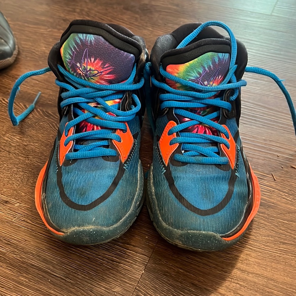 Boys Nike Kyrie shoes